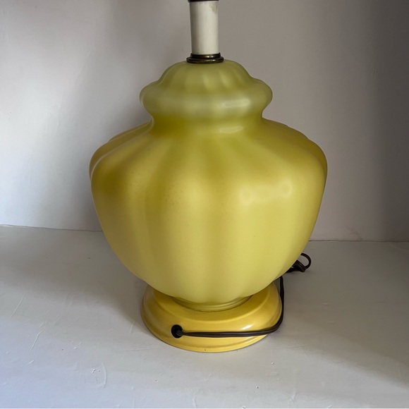 Vintage Yellow Glass Table Lamp - Picture 6 of 13